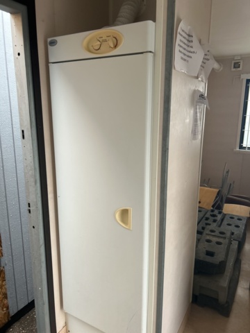 1423437-30 Staff shed