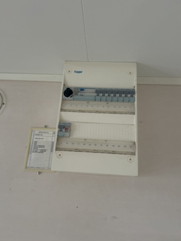 1423437-32 Staff shed