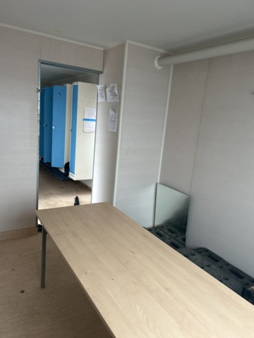 1423437-33 Staff shed