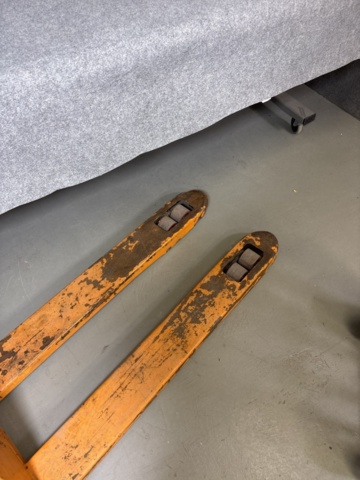 1408561-4 Palldragare + Säckkärra