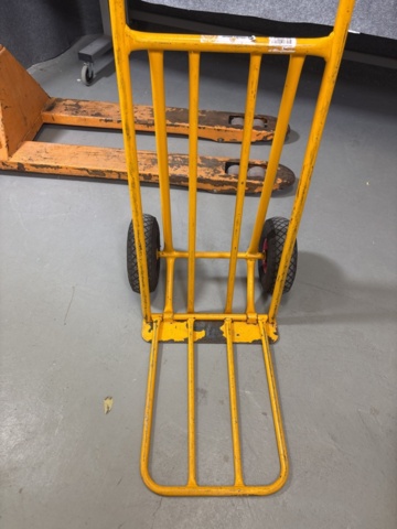 1408561-6 Palldragare + Säckkärra