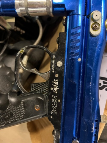 1426759-2 Paintballgevär och tillbehör