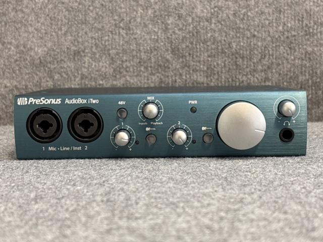 1409291-11 Studio equipment - control units, audio interfaces, DMX cabling, etc.