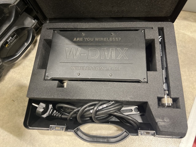1431415-2 Wireless DMX transmitter/receiver - Wireless Solution W-DMX BlackBox