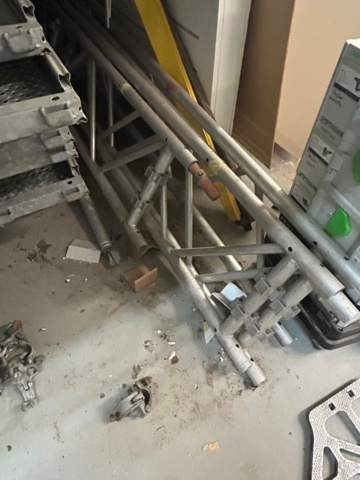 1349692-11 Byggnadsställning