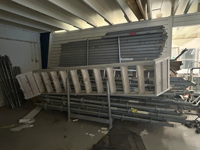 1349692-16 Byggnadsställning