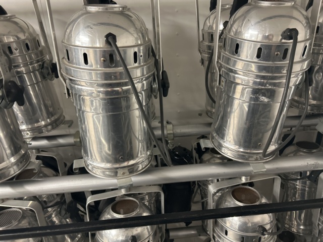 1069056-8 Stage lighting par cans with stand – DTS PAR 64 Classic Eco