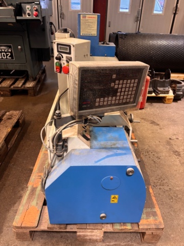 1373456-3 Svarv- och fräskombination – HBM Machines HBM 290V-F med digital avläsning