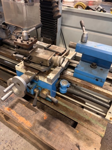 1373456-4 Svarv- och fräskombination – HBM Machines HBM 290V-F med digital avläsning