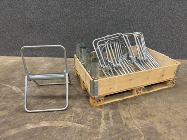 1439849-2 10 pcs Bobbin stand