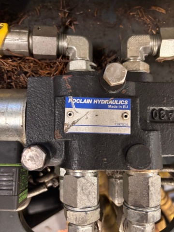 1373457-4 Hydraulisk grip – med ventilpaket från Rocalin Hydraulics, S40-fäste