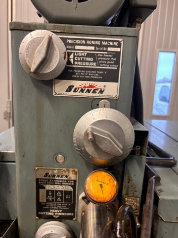 1373458-6 Honingsmaskin med tillbehör – Sunnen MBC-1802 inkl. verktyg och slipstavar