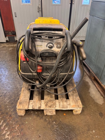 1373460-2 Hetvattentvätt – Kärcher HDS 895 M Eco (defekt)