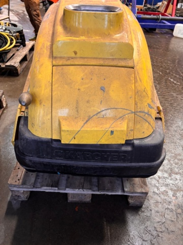 1373460-4 Hetvattentvätt – Kärcher HDS 895 M Eco (defekt)