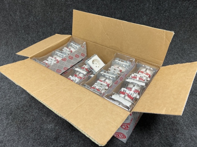 1440504-2 40 st 1-vägsuttag Elko