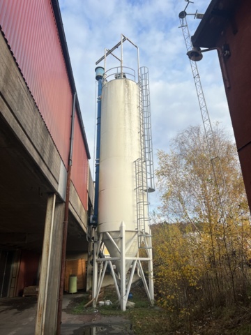 1420051-1 Cement silo with loading and unloading system