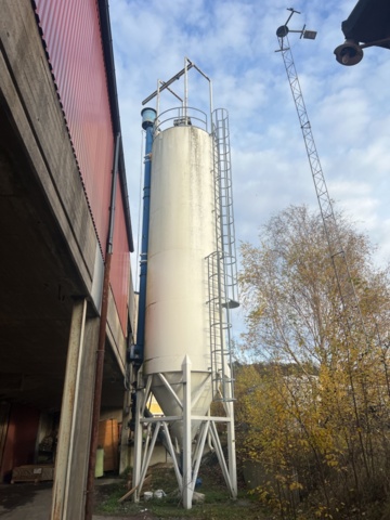 1420051-2 Cement silo with loading and unloading system