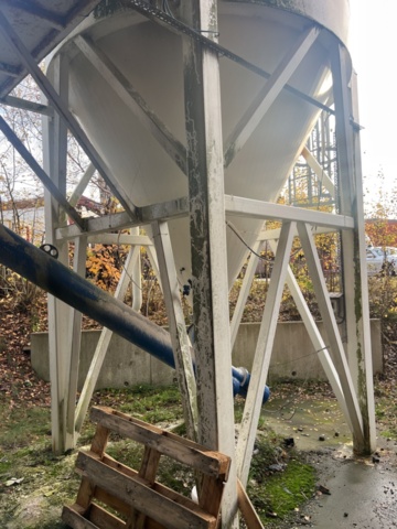 1420051-5 Cement silo with loading and unloading system