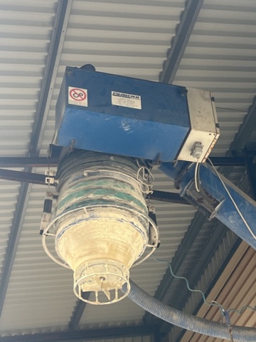 1420051-17 Cement silo with loading and unloading system