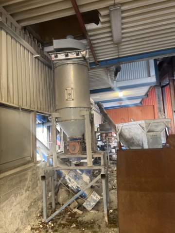 1420051-22 Cement silo with loading and unloading system