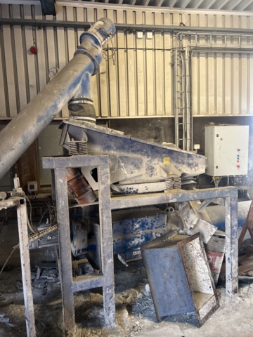 1420051-29 Cement silo with loading and unloading system