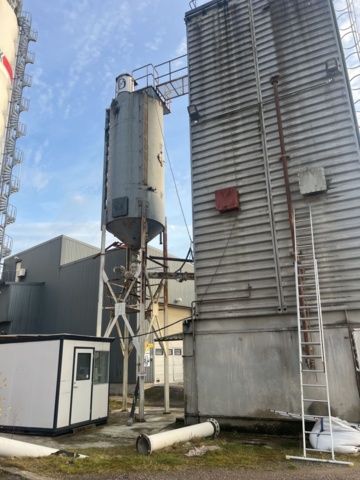 1420051-43 Cement silo with loading and unloading system