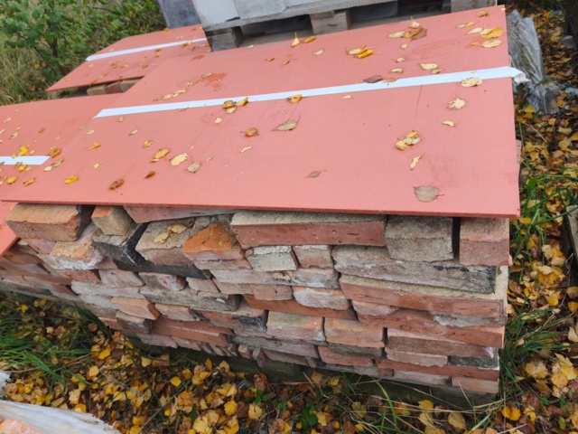 1438711-3 Brick and lightweight concrete blocks