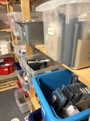 1070321-11 Mobilskal och mobilfodral - cirka 270 objekt