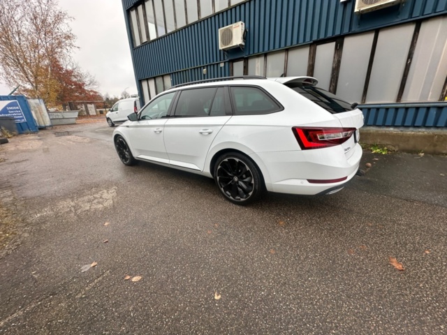 1159778-4 Škoda Superb Kombi 2.0 TDI 4x4 SCR DSG Sekventiell, 190hk, 2019