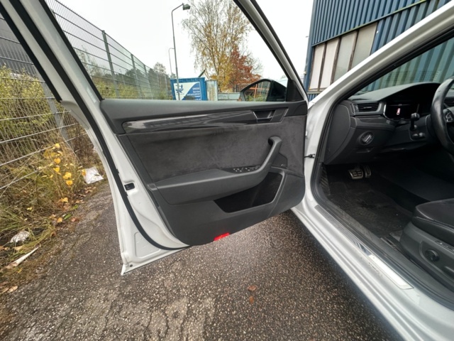 1159778-14 Škoda Superb Kombi 2.0 TDI 4x4 SCR DSG Sekventiell, 190hk, 2019