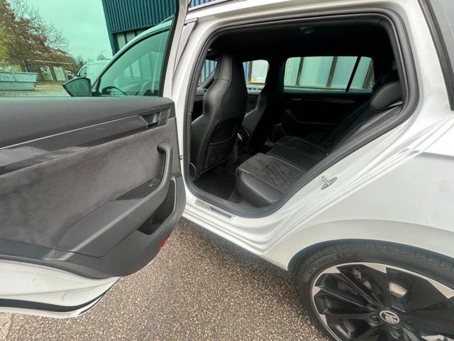 1159778-20 Škoda Superb Kombi 2.0 TDI 4x4 SCR DSG Sekventiell, 190hk, 2019