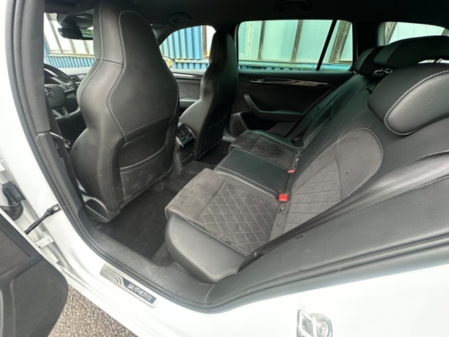 1159778-21 Škoda Superb Kombi 2.0 TDI 4x4 SCR DSG Sekventiell, 190hk, 2019