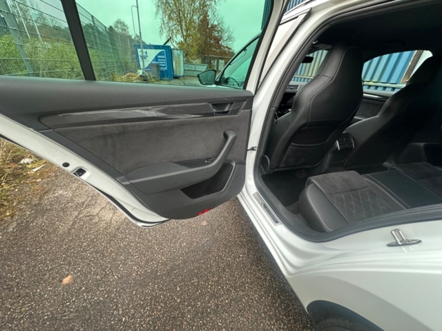 1159778-22 Škoda Superb Kombi 2.0 TDI 4x4 SCR DSG Sekventiell, 190hk, 2019