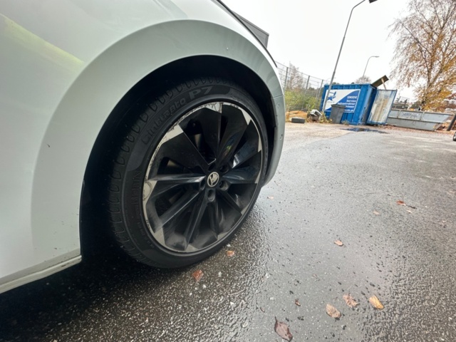 1159778-35 Škoda Superb Kombi 2.0 TDI 4x4 SCR DSG Sekventiell, 190hk, 2019