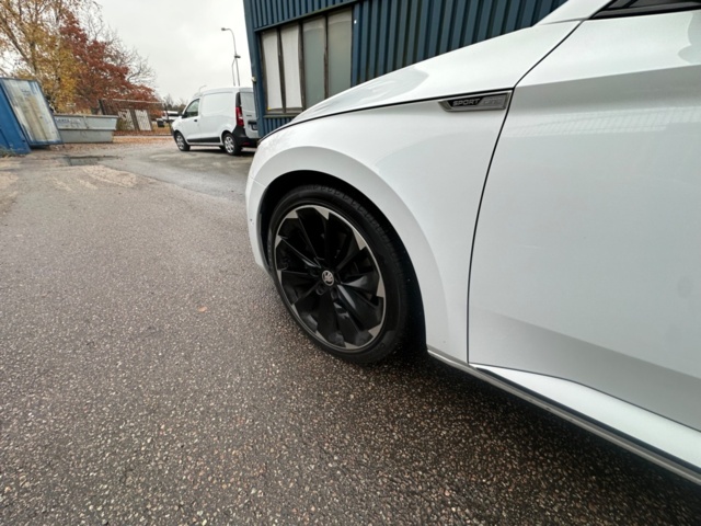 1159778-37 Škoda Superb Kombi 2.0 TDI 4x4 SCR DSG Sekventiell, 190hk, 2019