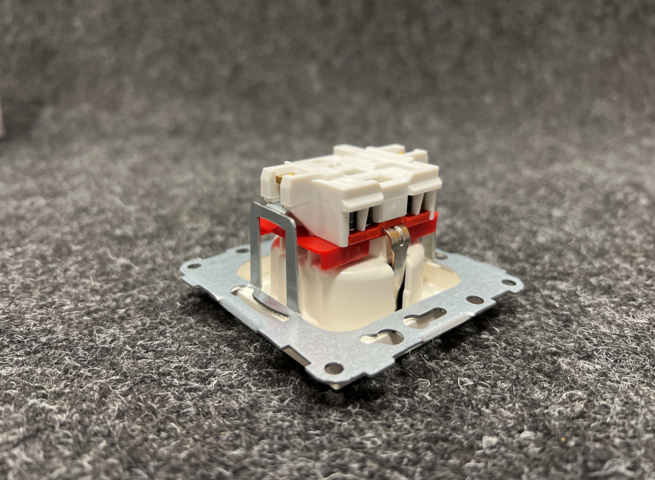 1440504-7 40 st 1-vägsuttag Elko