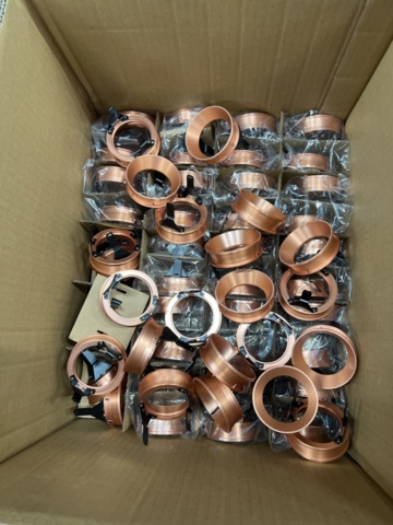 1440537-4 Ca 500 st Baffles, Spotlight kropp - fixed rose gold