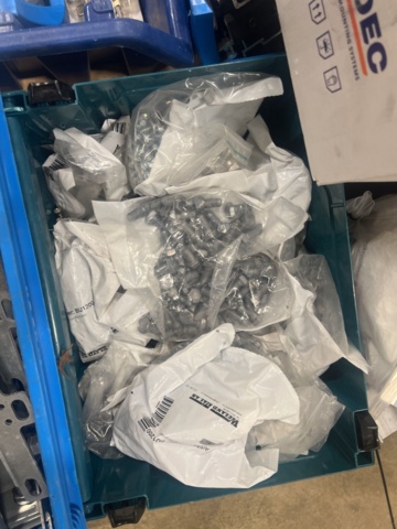 1431429-5 Various fasteners and installation materials for solar panels - 6 pallets