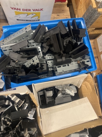 1431429-7 Various fasteners and installation materials for solar panels - 6 pallets