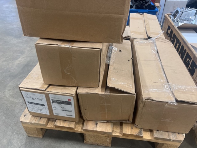 1431429-17 Various fasteners and installation materials for solar panels - 6 pallets