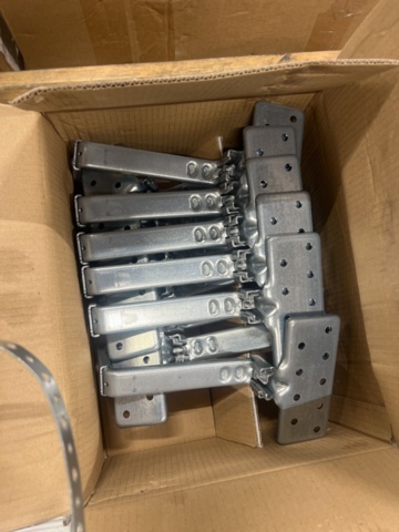 1431429-20 Various fasteners and installation materials for solar panels - 6 pallets