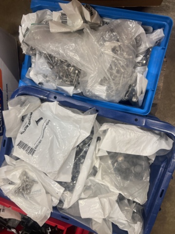 1431429-32 Various fasteners and installation materials for solar panels - 6 pallets