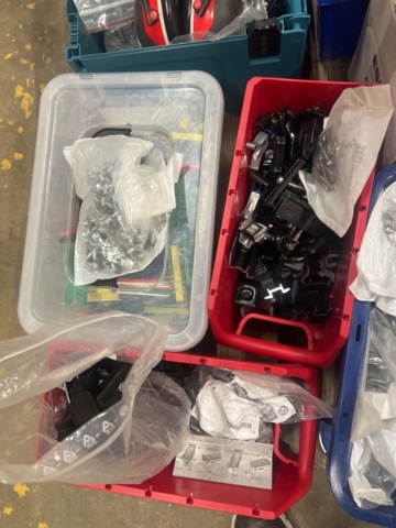 1431429-33 Various fasteners and installation materials for solar panels - 6 pallets