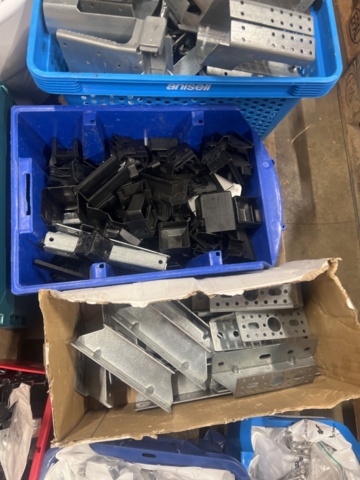 1431429-34 Various fasteners and installation materials for solar panels - 6 pallets