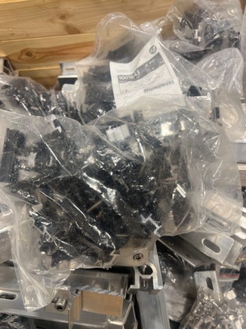 1431429-40 Various fasteners and installation materials for solar panels - 6 pallets