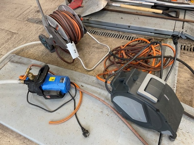 1426182-1 Vattenpump och vattenslang