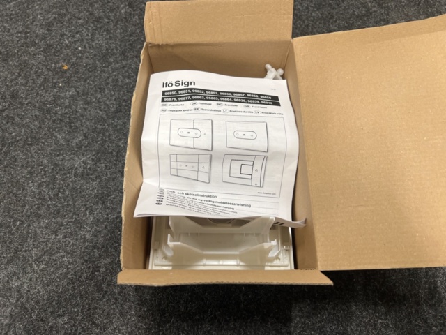 1440543-5 Frontlucka Ifö Sign