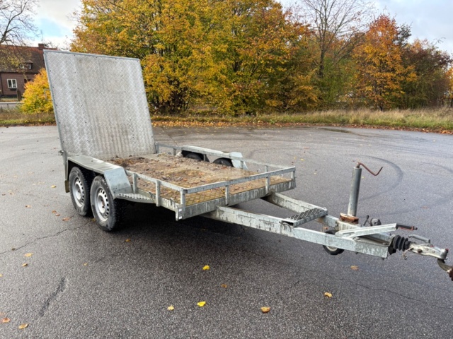 918908-7 Maskintrailer - CO Släpet 2000