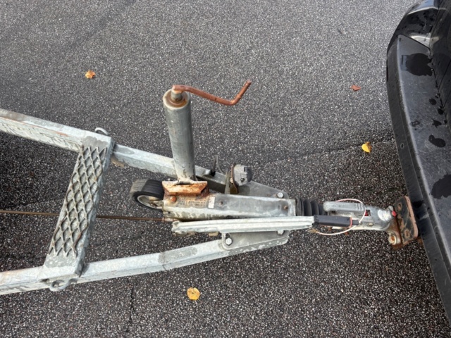 918908-8 Maskintrailer - CO Släpet 2000