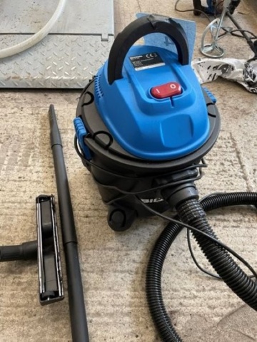 1426184-2 Dammsugare